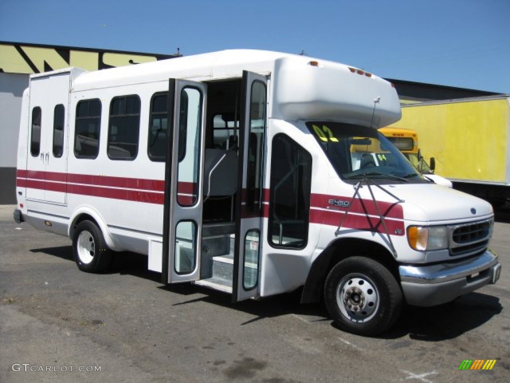 2002 E Series Cutaway E450 Commercial Passenger Bus - Oxford White / Red photo #1