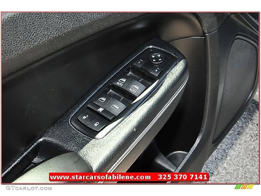 2012 300 Limited - Bright Silver Metallic / Black photo #15