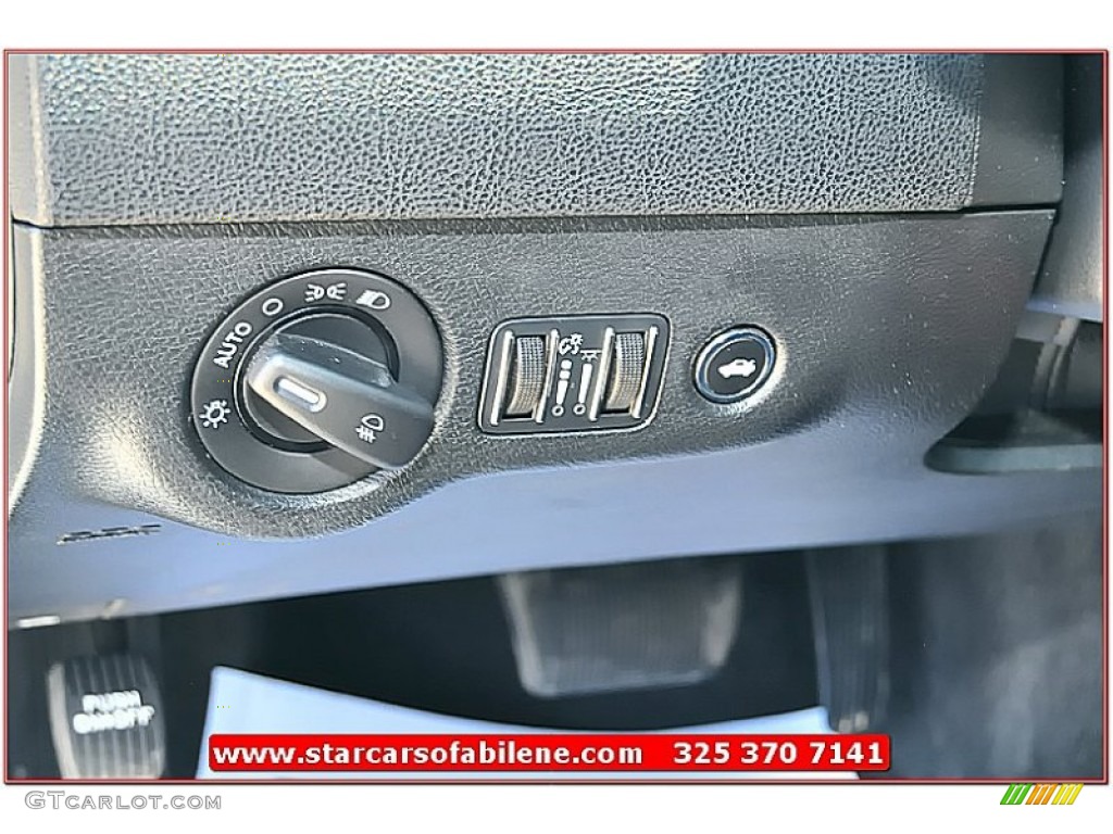 2012 300 Limited - Bright Silver Metallic / Black photo #17