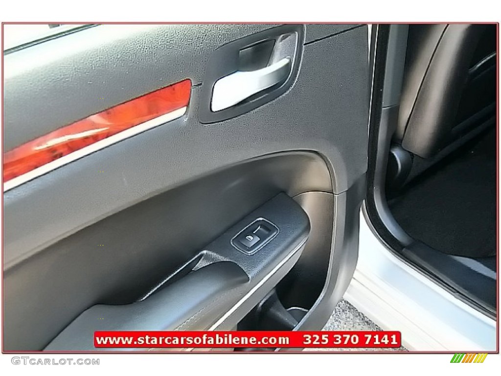 2012 300 Limited - Bright Silver Metallic / Black photo #25