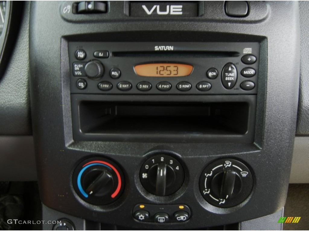 2003 Saturn VUE Standard VUE Model Audio System Photo #69018073