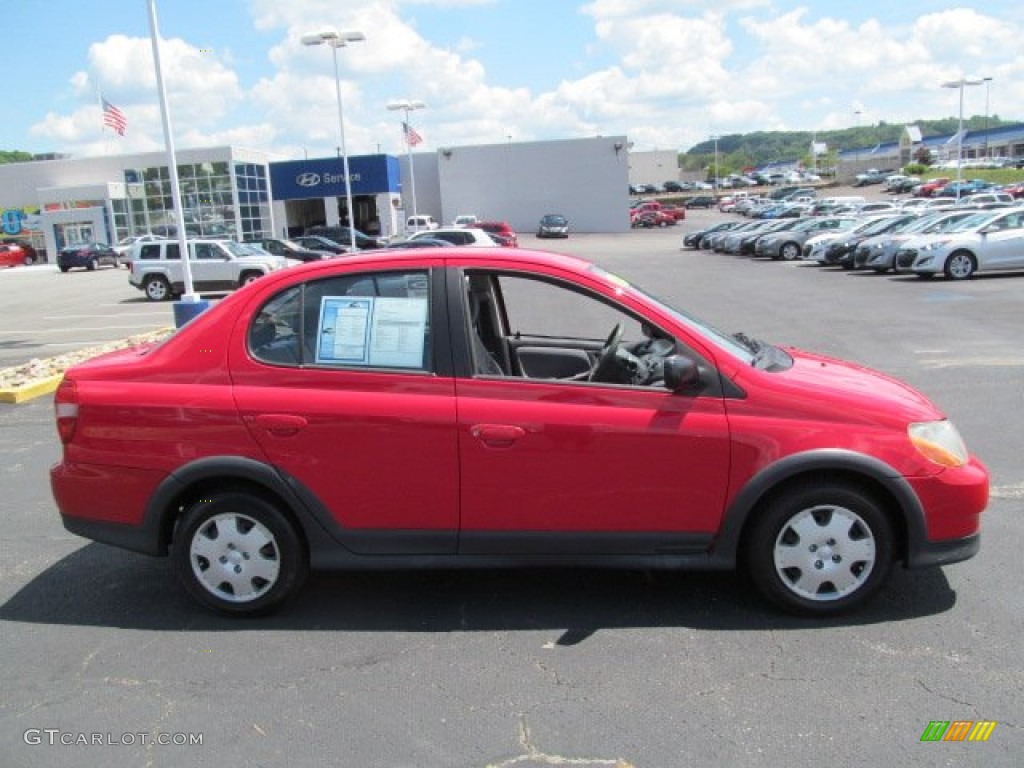 2000 ECHO Sedan - Absolutely Red / Warm Gray photo #2