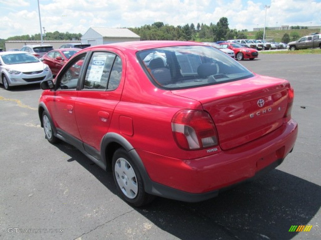 2000 ECHO Sedan - Absolutely Red / Warm Gray photo #7