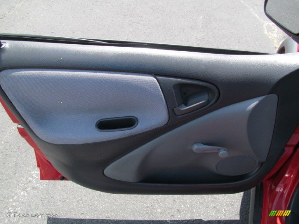 2000 ECHO Sedan - Absolutely Red / Warm Gray photo #12