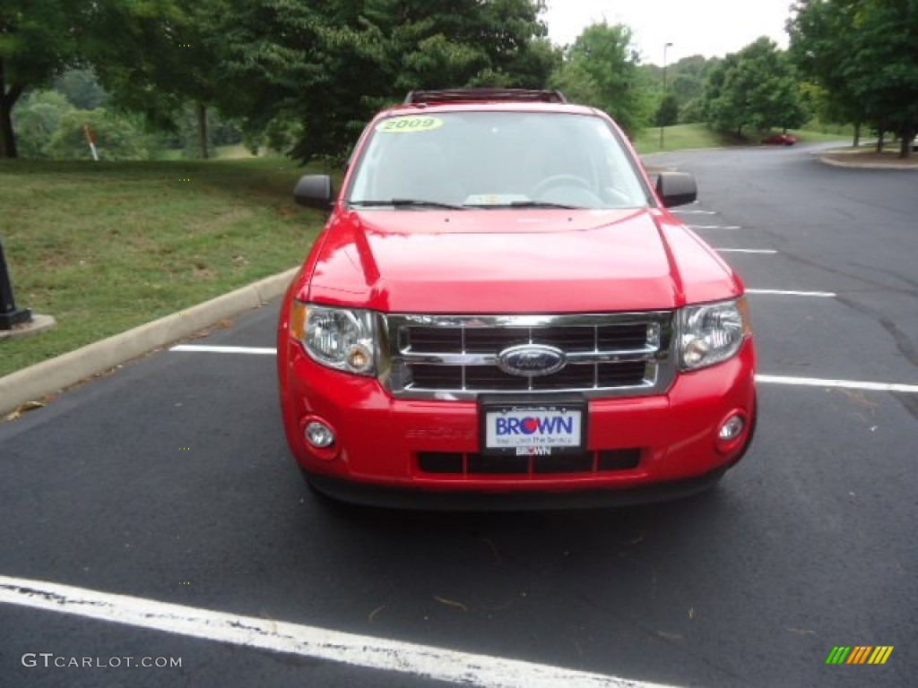 2009 Escape XLT V6 - Torch Red / Charcoal photo #2