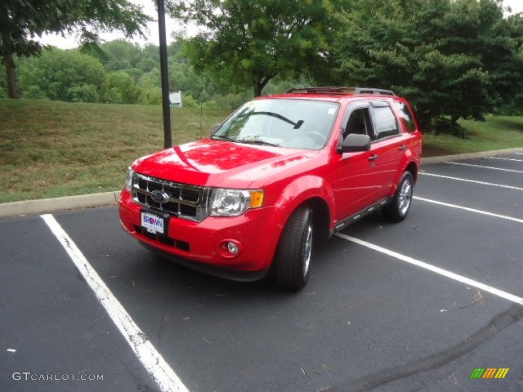 2009 Escape XLT V6 - Torch Red / Charcoal photo #3