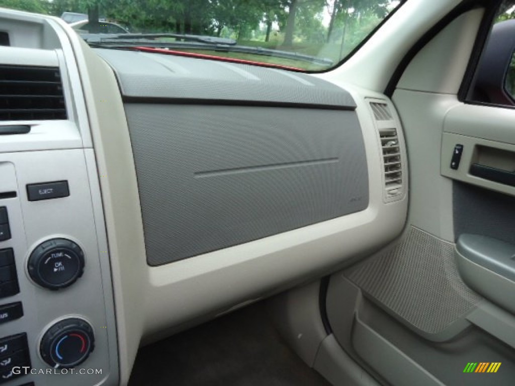 2009 Escape XLT V6 - Torch Red / Charcoal photo #25