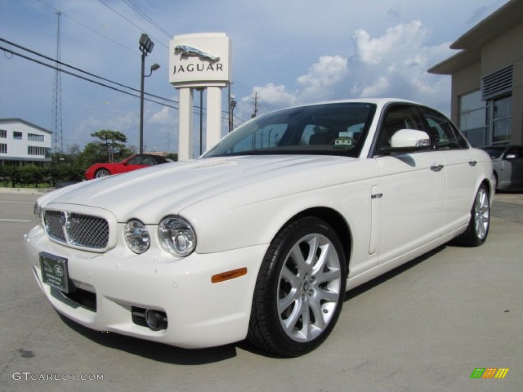 2009 XJ XJ8 - Porcelain White / Barley/Mocha photo #5