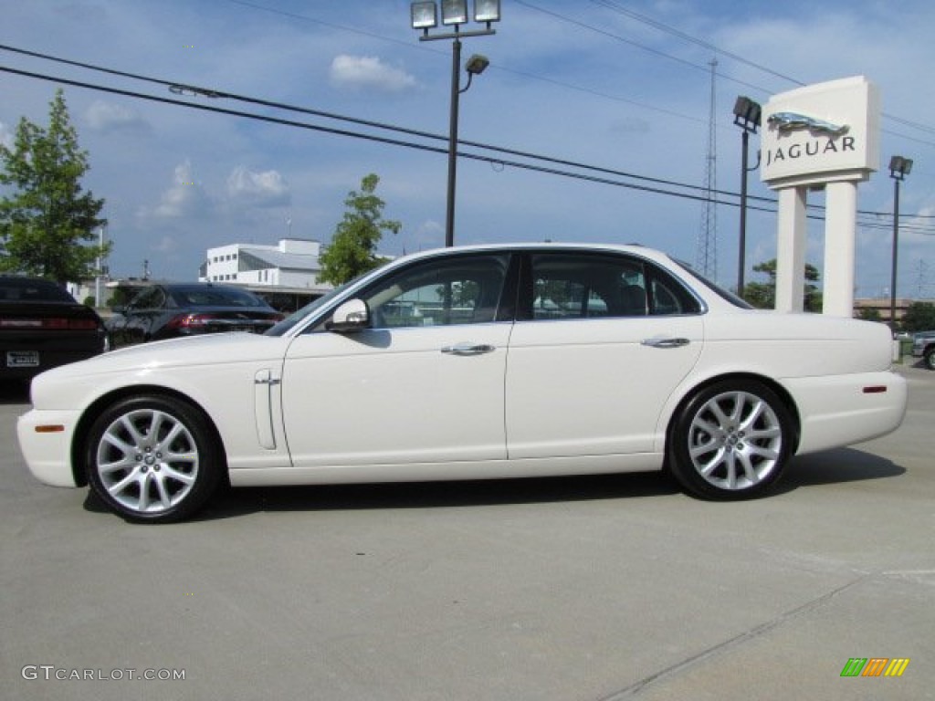 2009 XJ XJ8 - Porcelain White / Barley/Mocha photo #7