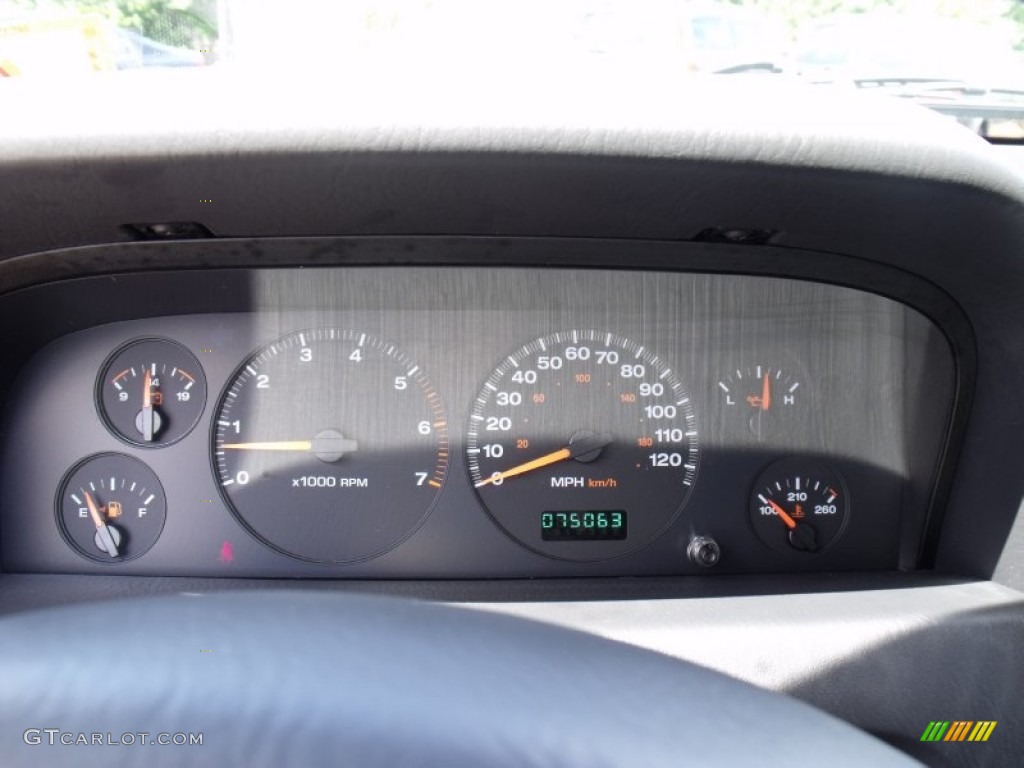 2004 Jeep Grand Cherokee Laredo 4x4 Gauges Photos
