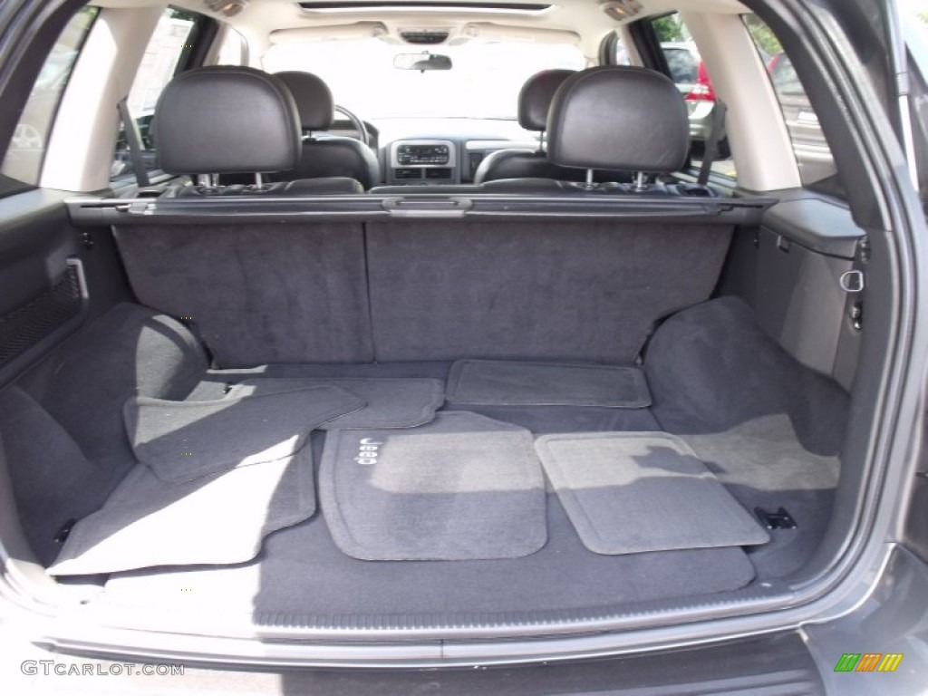 2004 Jeep Grand Cherokee Laredo 4x4 Trunk Photo #69027037