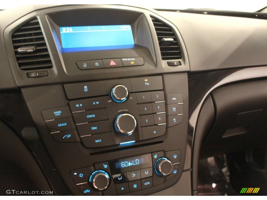 2011 Buick Regal CXL Controls Photo #69030101