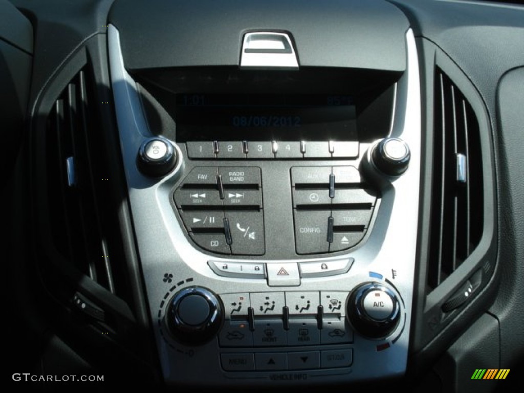 2013 Chevrolet Equinox LS AWD Controls Photo #69031268