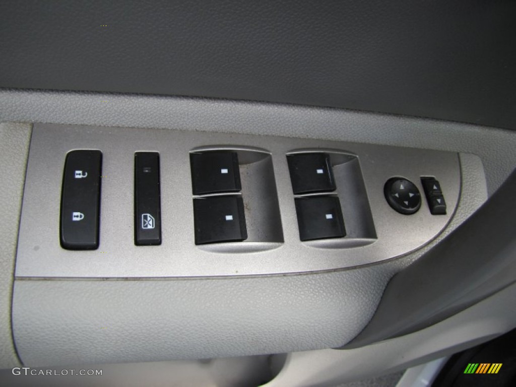 2008 Chevrolet Silverado 3500HD LS Crew Cab 4x4 Controls Photo #69033812