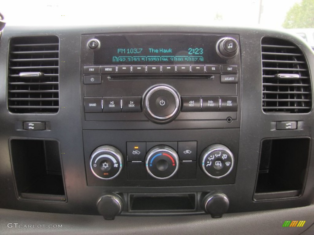 2008 Chevrolet Silverado 3500HD LS Crew Cab 4x4 Controls Photo #69033857