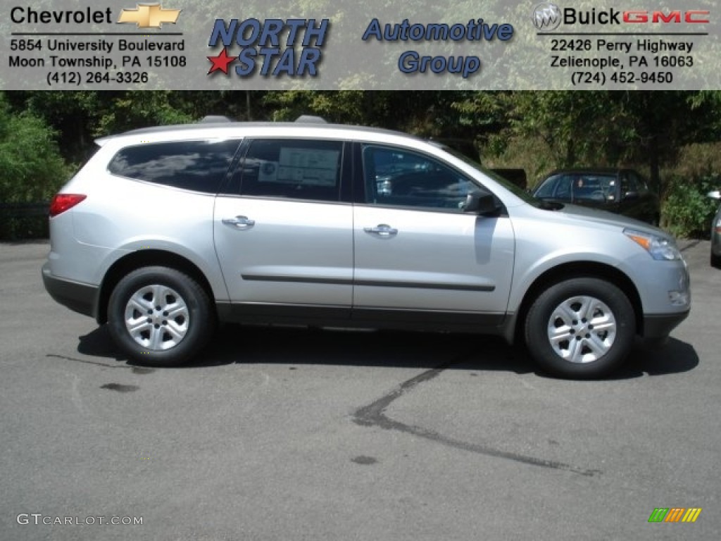 2012 Traverse LT AWD - Silver Ice Metallic / Dark Gray/Light Gray photo #1