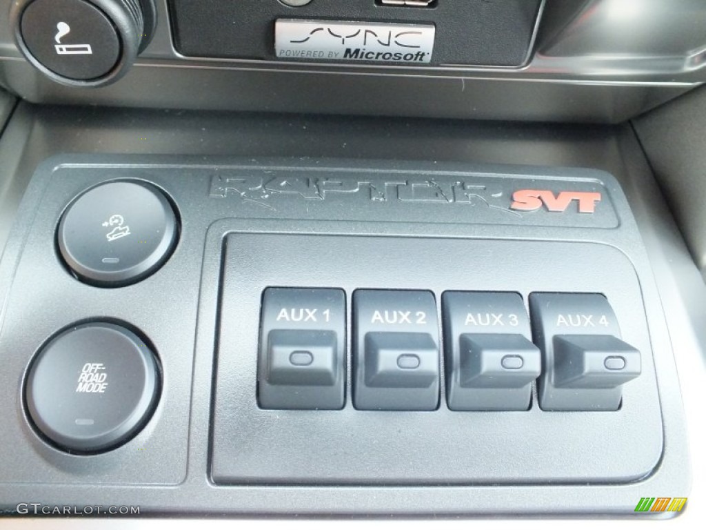 2012 Ford F150 SVT Raptor SuperCrew 4x4 Controls Photo #69034979