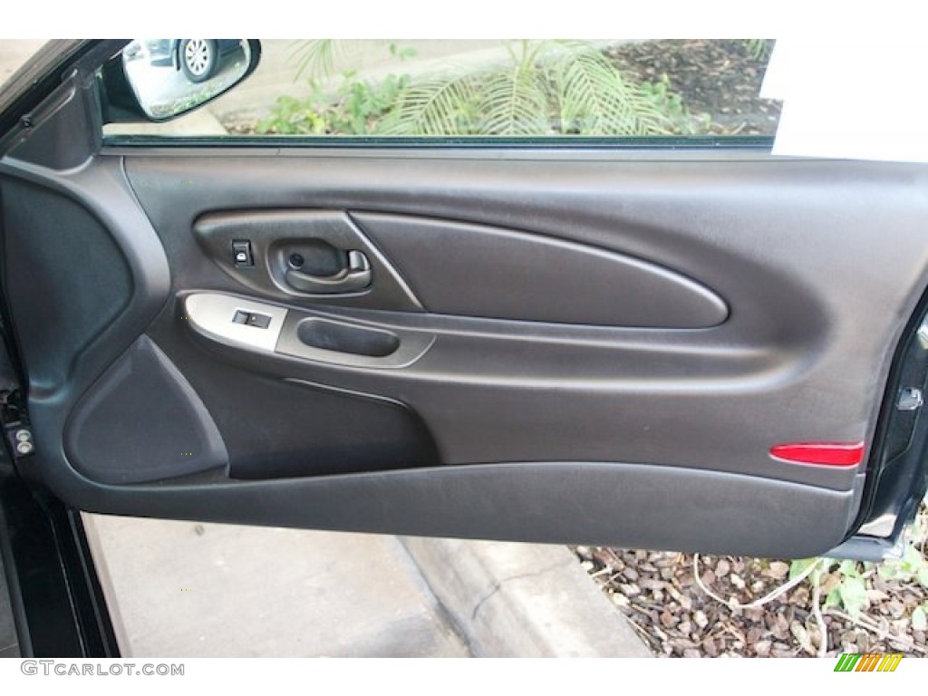 2006 Chevrolet Monte Carlo SS Ebony Door Panel Photo #69036575