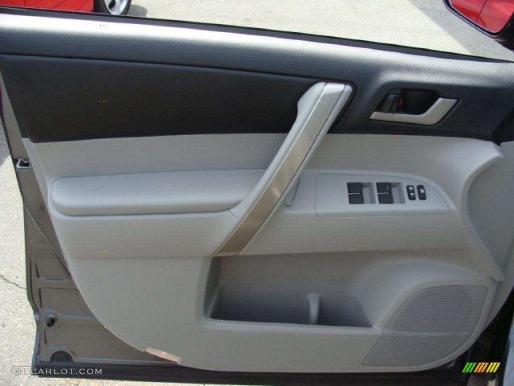 2011 Highlander SE 4WD - Magnetic Gray Metallic / Ash photo #6