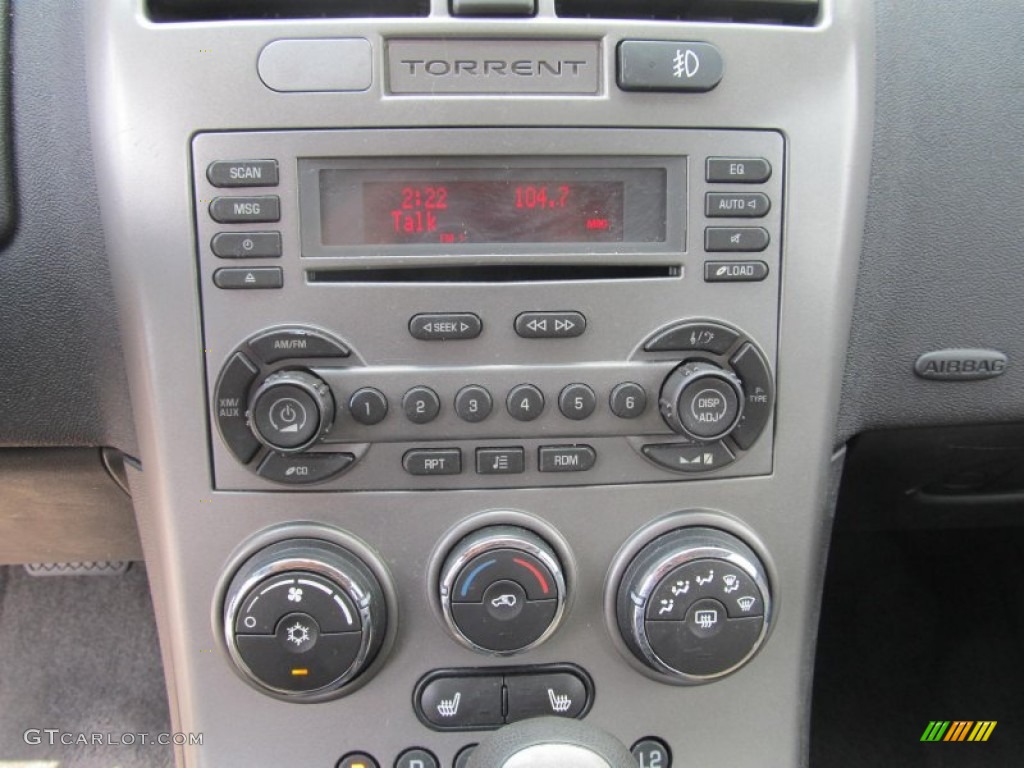 2006 Pontiac Torrent AWD Controls Photo #69038492