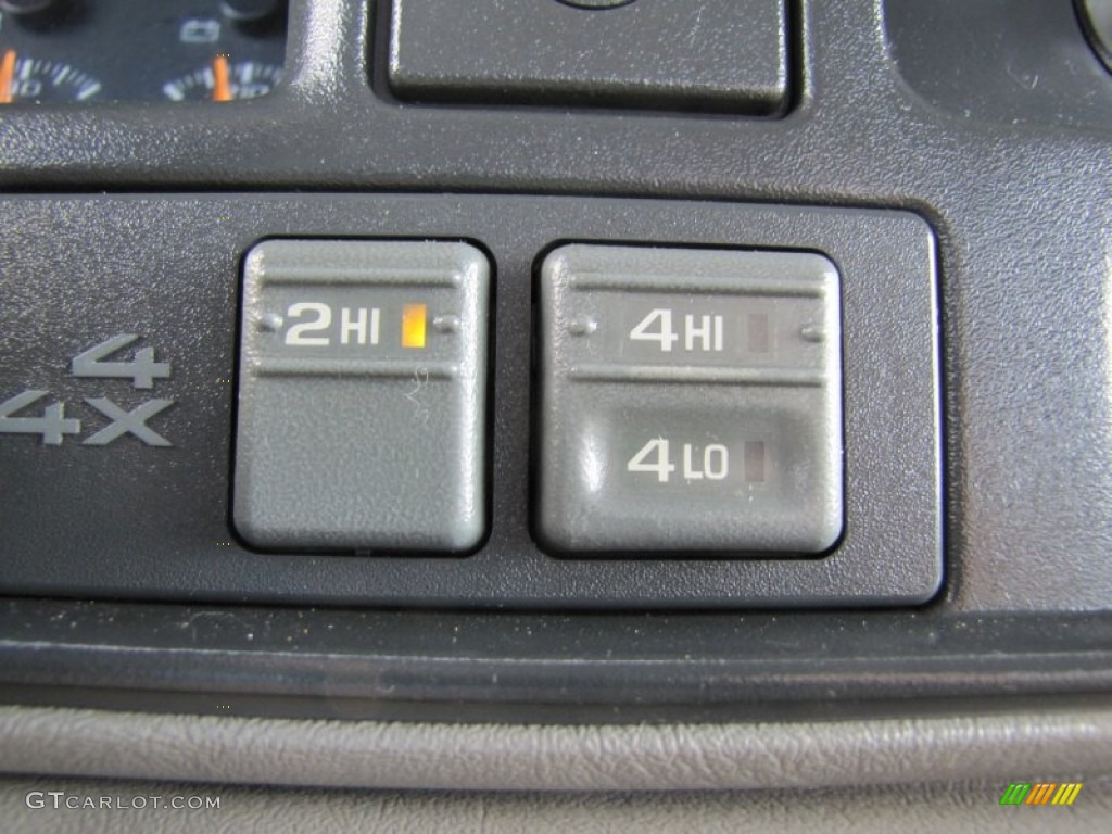 1998 Chevrolet C/K K1500 Silverado Extended Cab 4x4 Controls Photo #69038579