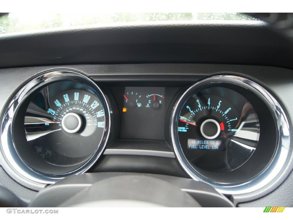 2013 Ford Mustang V6 Coupe Gauges Photo #69039974