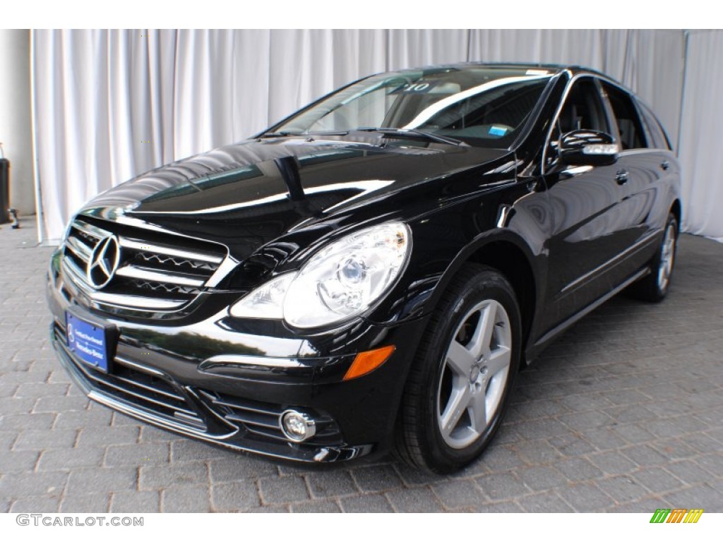 Black Mercedes-Benz R