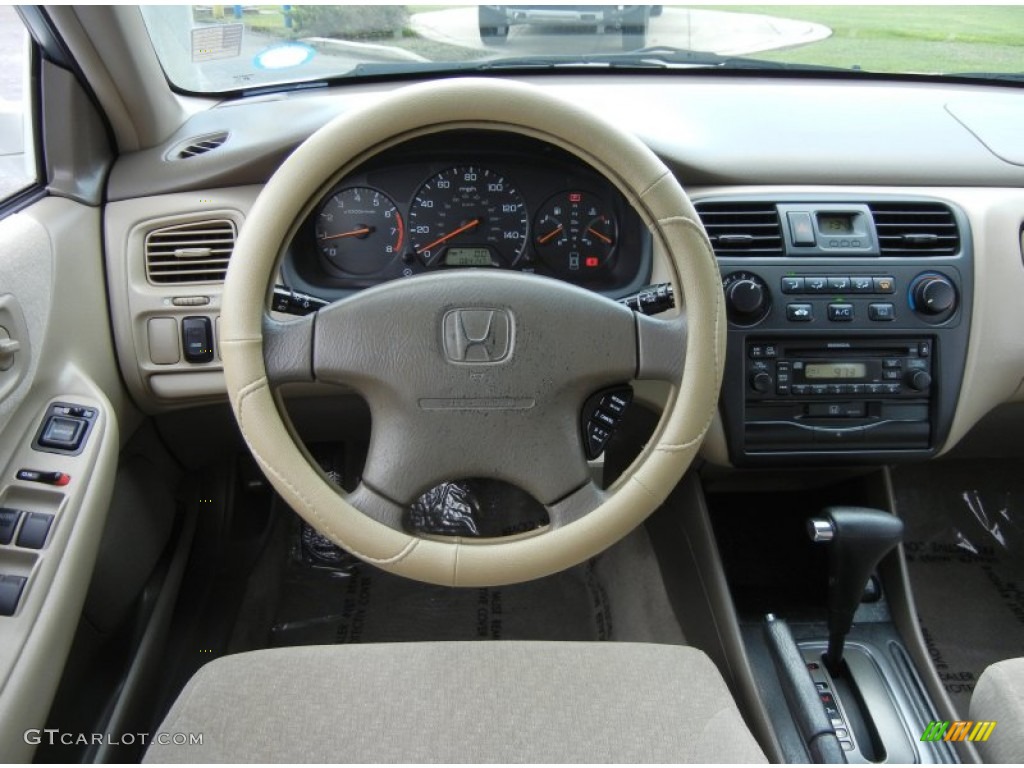 2002 Accord LX Sedan - Taffeta White / Ivory photo #19
