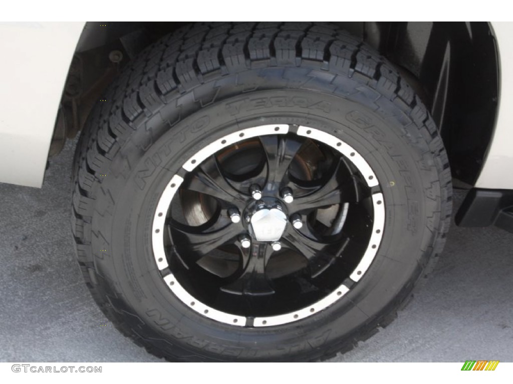 2007 Chevrolet Suburban 1500 LT 4x4 Custom Wheels Photos