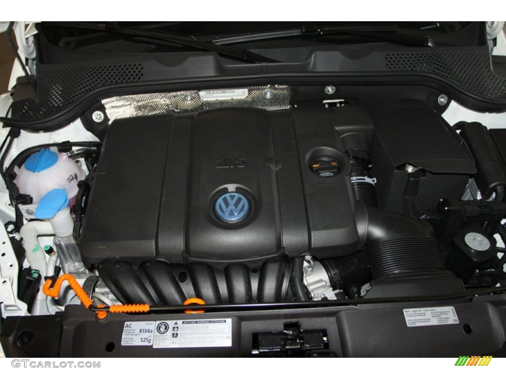 2013 Beetle 2.5L - Candy White / Titan Black photo #24