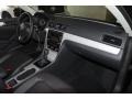 Black - Passat 2.5L SE Photo No. 22