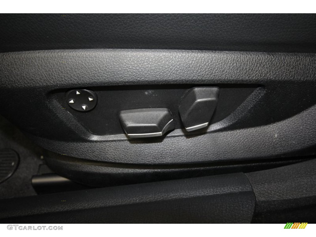 2011 BMW 5 Series 535i Sedan Controls Photo #69051881