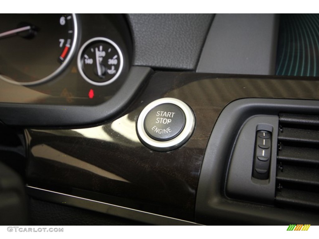 2011 BMW 5 Series 535i Sedan Controls Photo #69051974