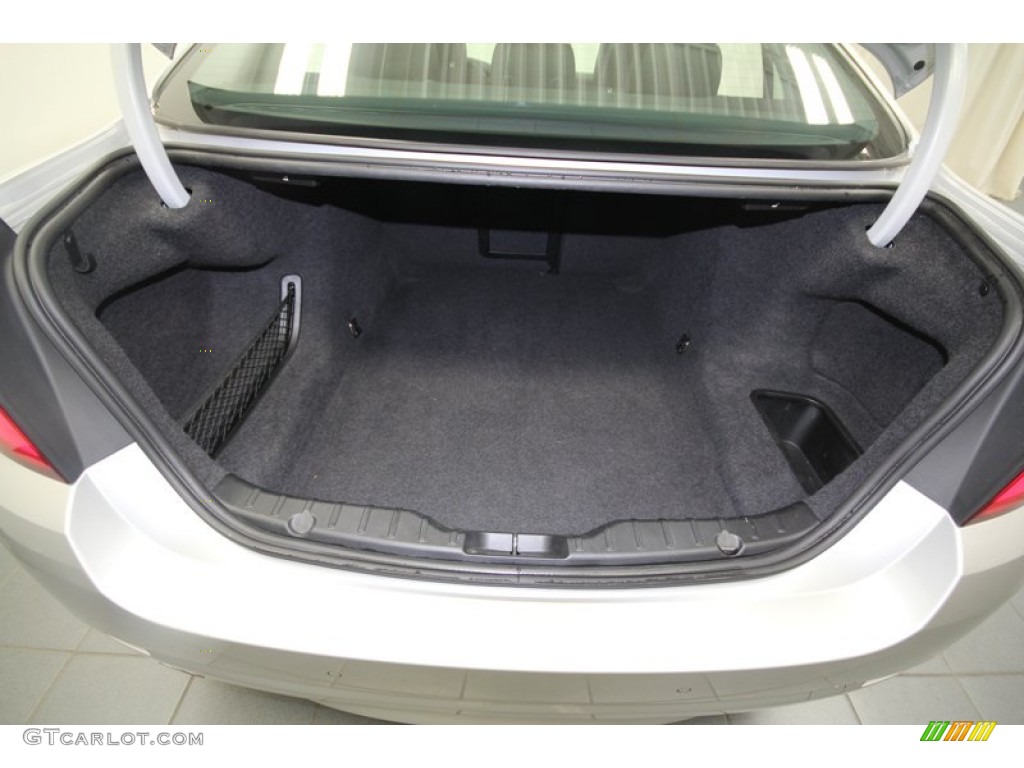 2011 BMW 5 Series 535i Sedan Trunk Photo #69052052