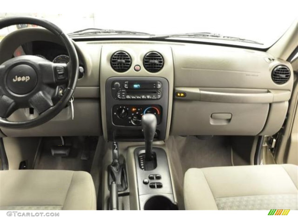 2005 Liberty Sport 4x4 - Light Khaki Metallic / Khaki photo #12