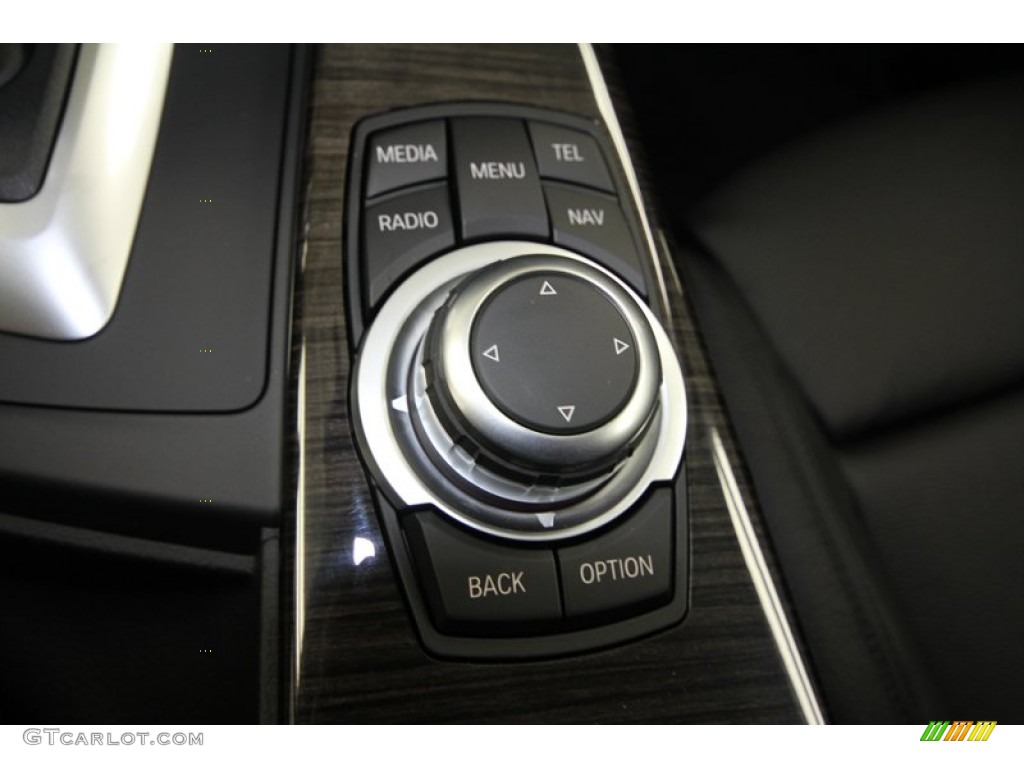 2013 BMW 3 Series 328i Sedan Controls Photo #69057410