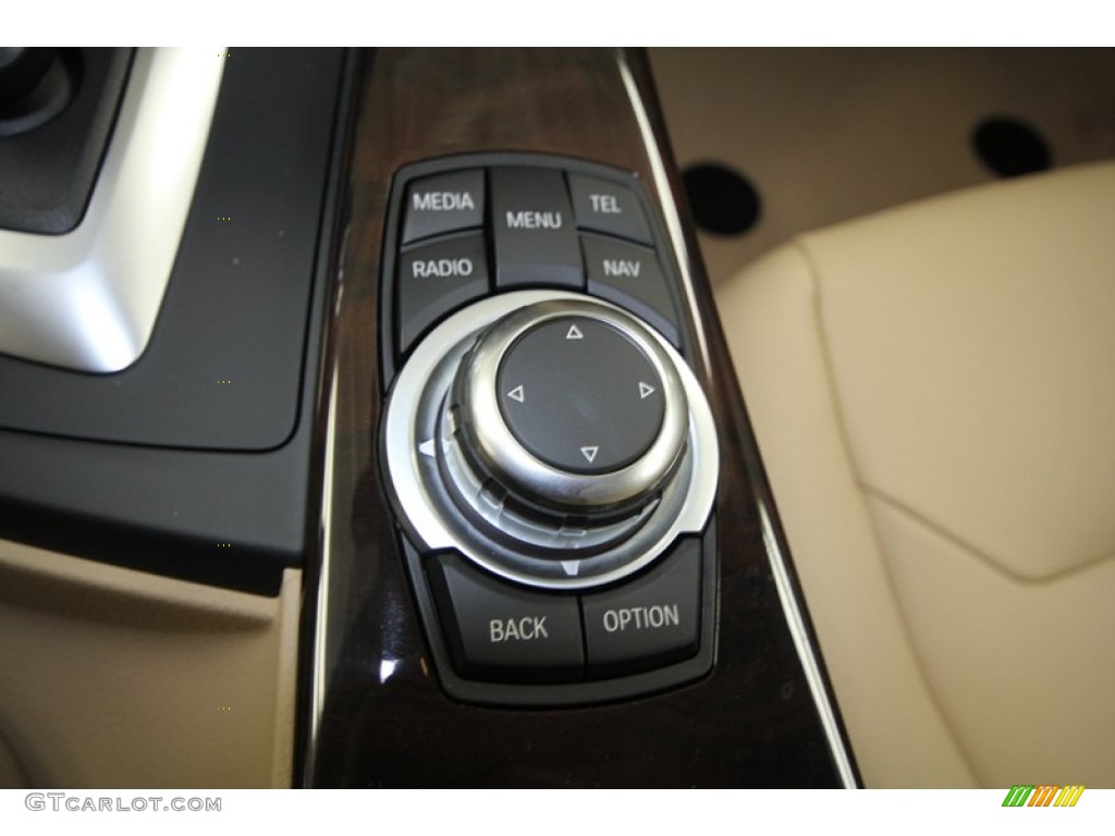 2013 BMW 3 Series 328i Sedan Controls Photo #69057659