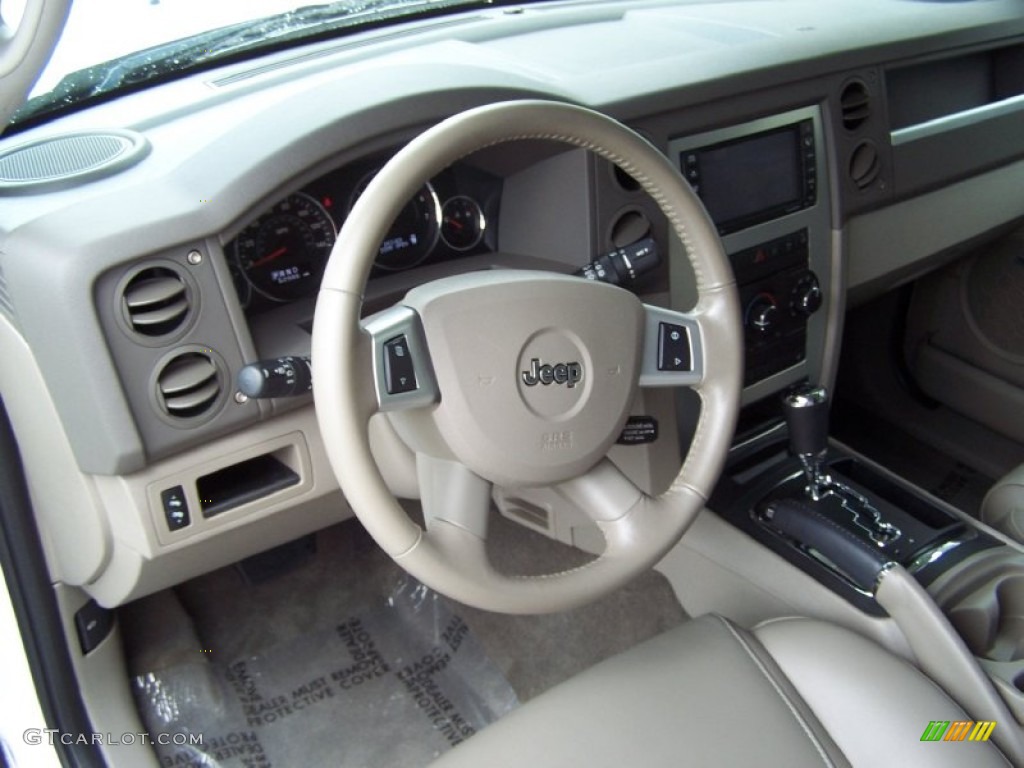 2009 Jeep Commander Sport Dashboard Photos
