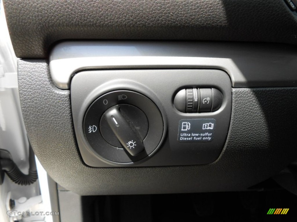 2013 Volkswagen Golf 2 Door TDI Controls Photos