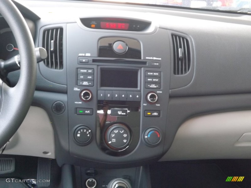 2013 Forte LX - Bright Silver / Stone photo #9