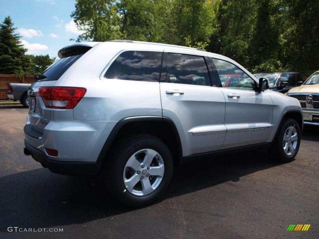 2013 Grand Cherokee Laredo X Package 4x4 - Bright Silver Metallic / Dark Graystone/Medium Graystone photo #3