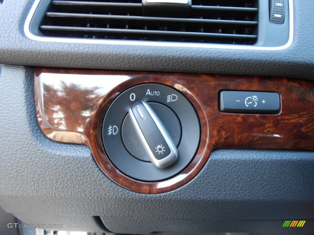 2013 Volkswagen Passat 2.5L SEL Controls Photo #69062393