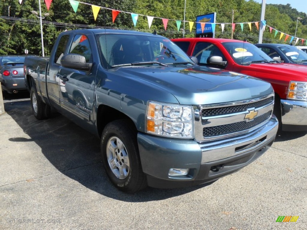 2009 Silverado 1500 LT Extended Cab 4x4 - Blue Granite Metallic / Ebony photo #3