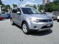 Cool Silver Metallic 2009 Mitsubishi Outlander XLS 4WD