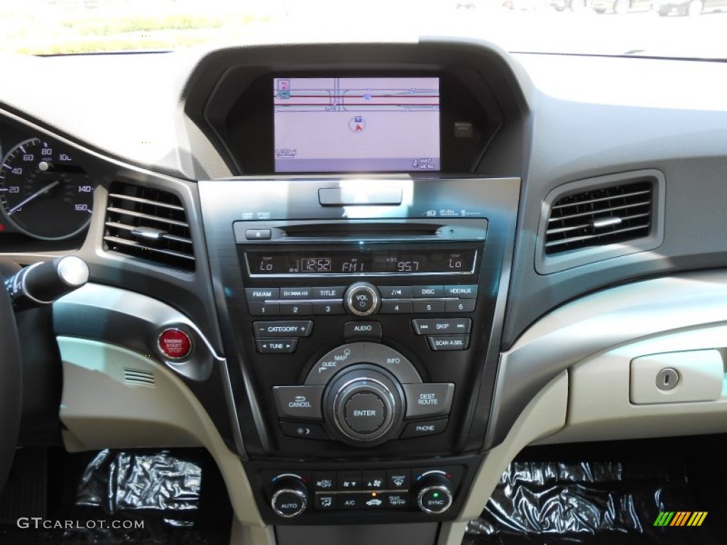 2013 Acura ILX 2.0L Technology Controls Photo #69069407