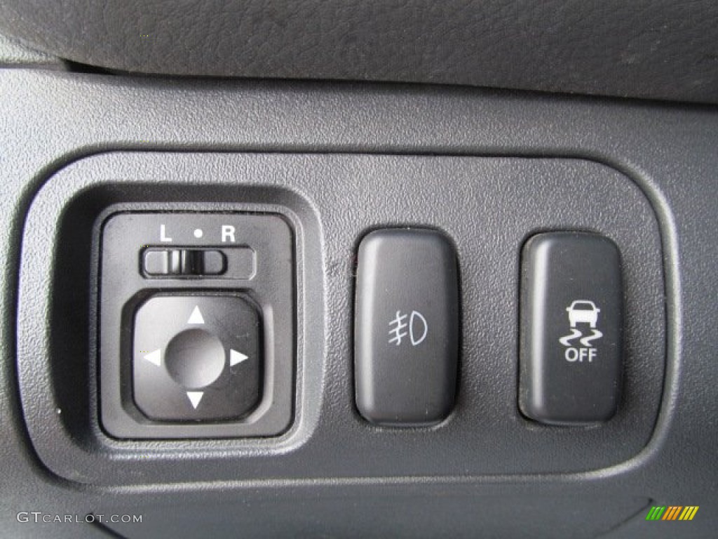2012 Mitsubishi Eclipse Spyder GS Sport Controls Photo #69071659