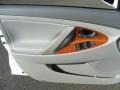 Super White - Camry LE Photo No. 8