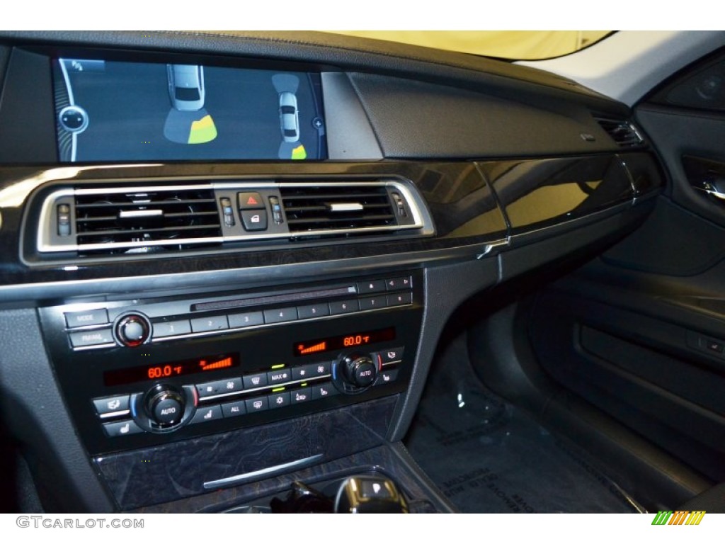 2011 BMW 7 Series 750i xDrive Sedan Controls Photo #69076725