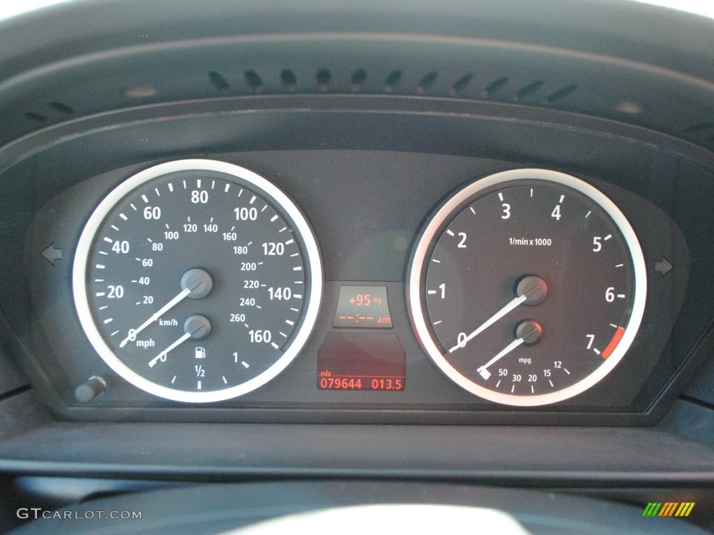 2007 BMW 5 Series 550i Sedan Gauges Photo #69079376