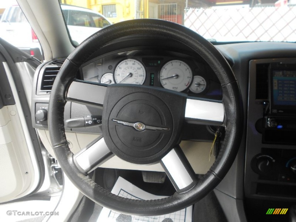 2006 Chrysler 300 Touring Dark Slate Gray/Light Graystone Steering Wheel Photo #69080045